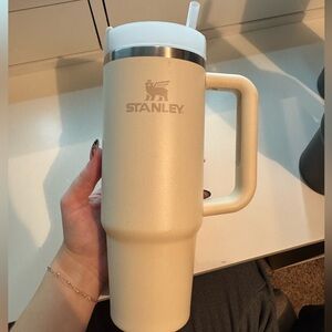 Stanley 30 oz in white with light pink accents